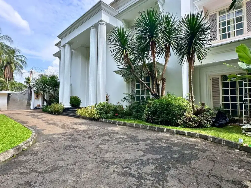 Jual RUMAH Jl. SRIWIJAYA,SELONG dekat RI.1 harga 165M, LT 1090/LB 800, 9KT/8KM, Swimming Pool, Mewah