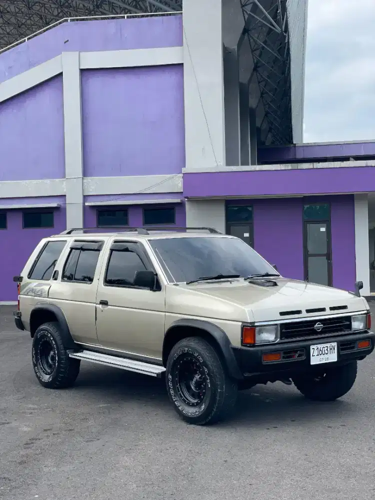 Nissan Terrano sgx 1996 MT