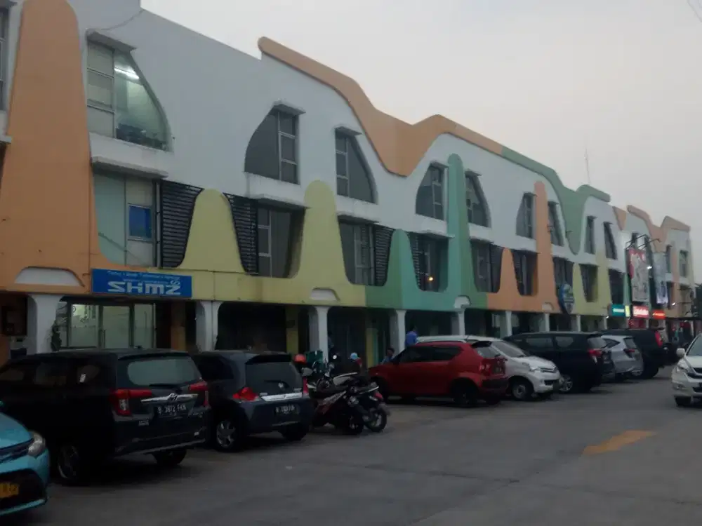 Disewakan Ruko Trivium Square 3 Lantai Lokasi Pusat Bisnis Lippo Cikarang