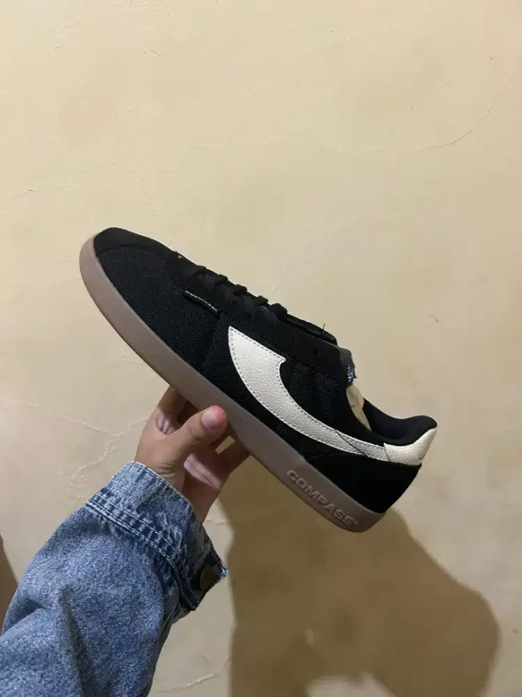 Tribune Black Gum (42)