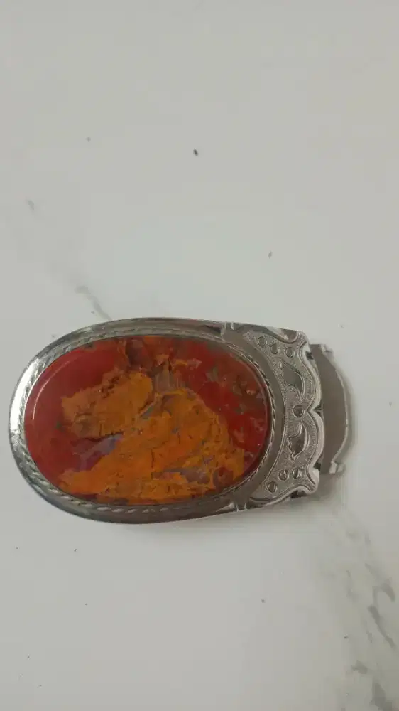 Batu bergambar kuda untuk ikat pinggang