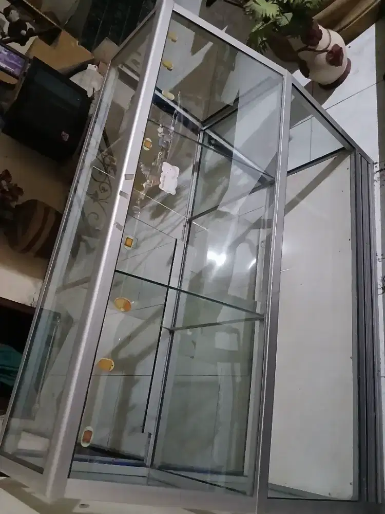 Etalase Murah Mulus sperti Baru siap tuk usaha