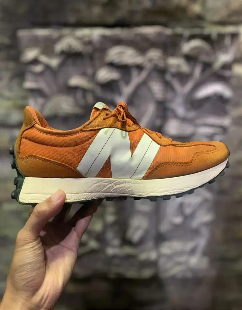 New Balance 327