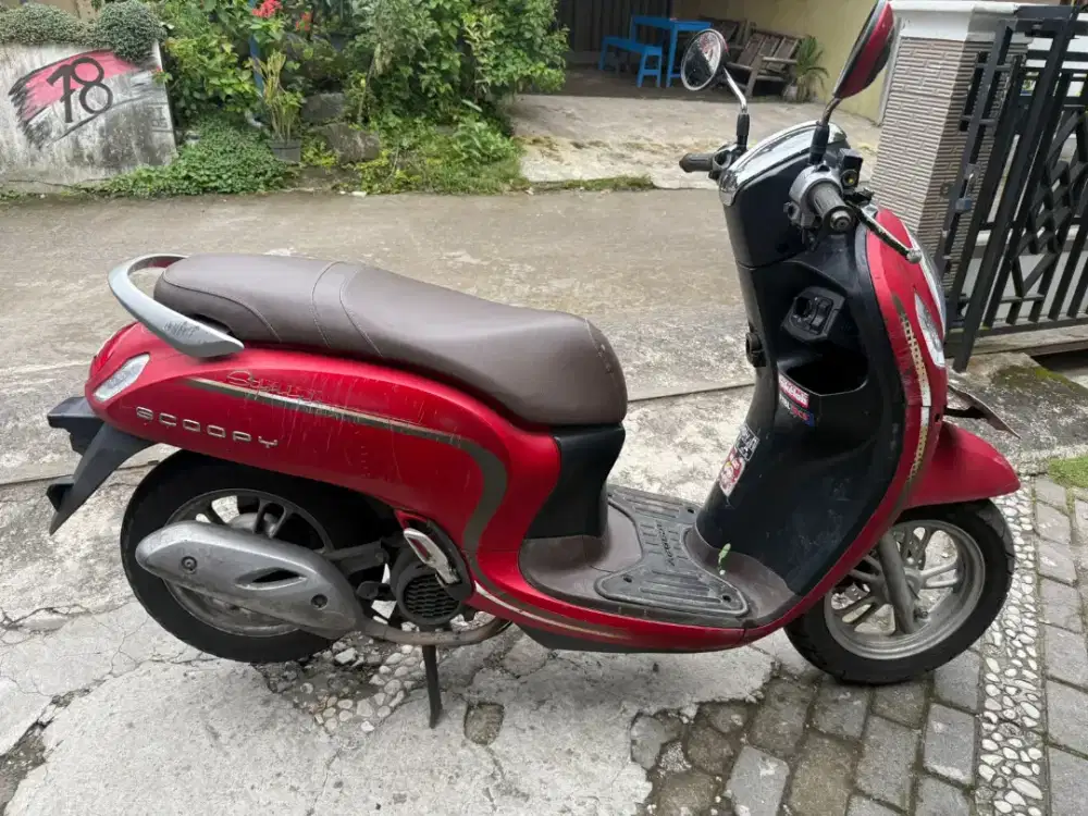 Scoopy keyless THN 2023 plat AB Bantul