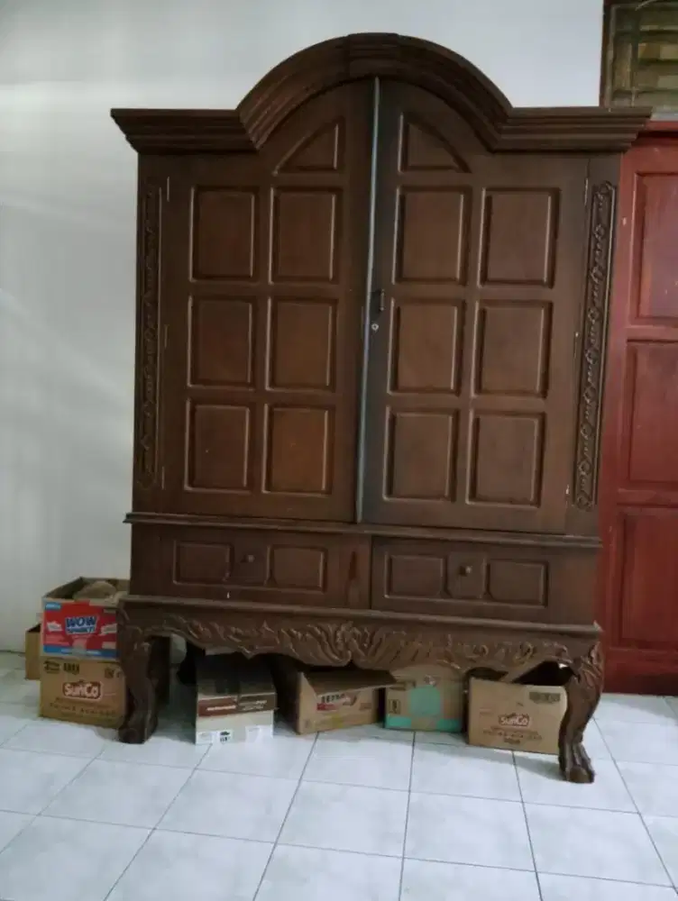 Lemari Spanyol Jati Jepara Dan Meja Marmer