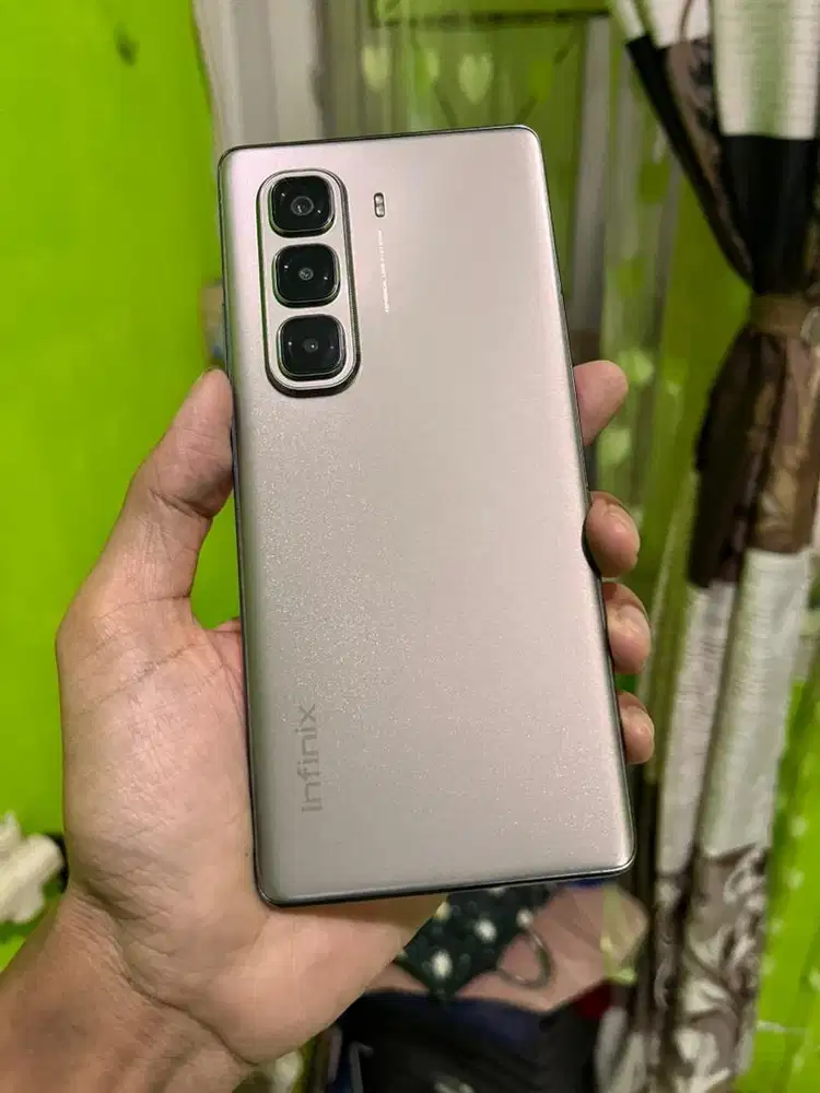 infinik Hote 50 pro plus layar lengkung