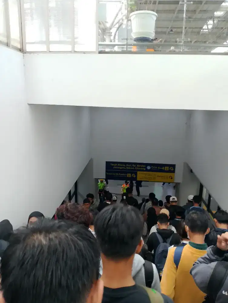 Lowongan kerja pengasuh anak + ART Serabutan