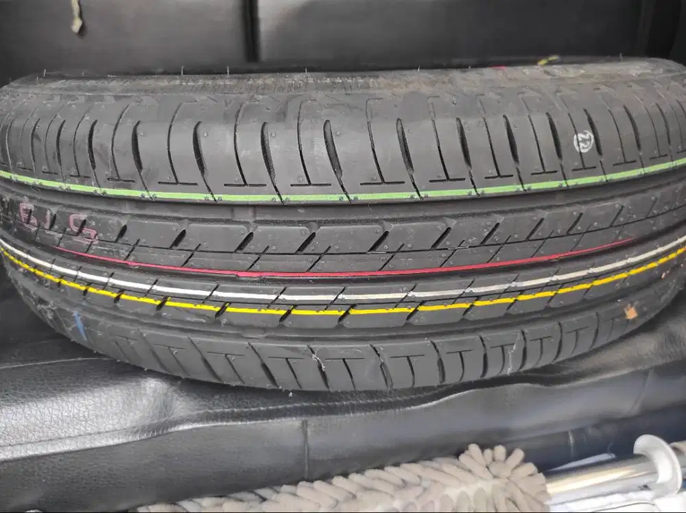 Ban Mobil ukuran 175 / 65 Ring 15 baru