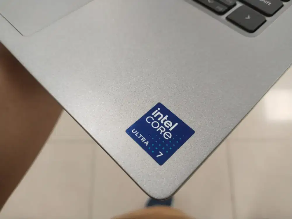 Dijual laptop dell latitude 5350 Intel core Ultra 7-1650U ram 16GB DDR