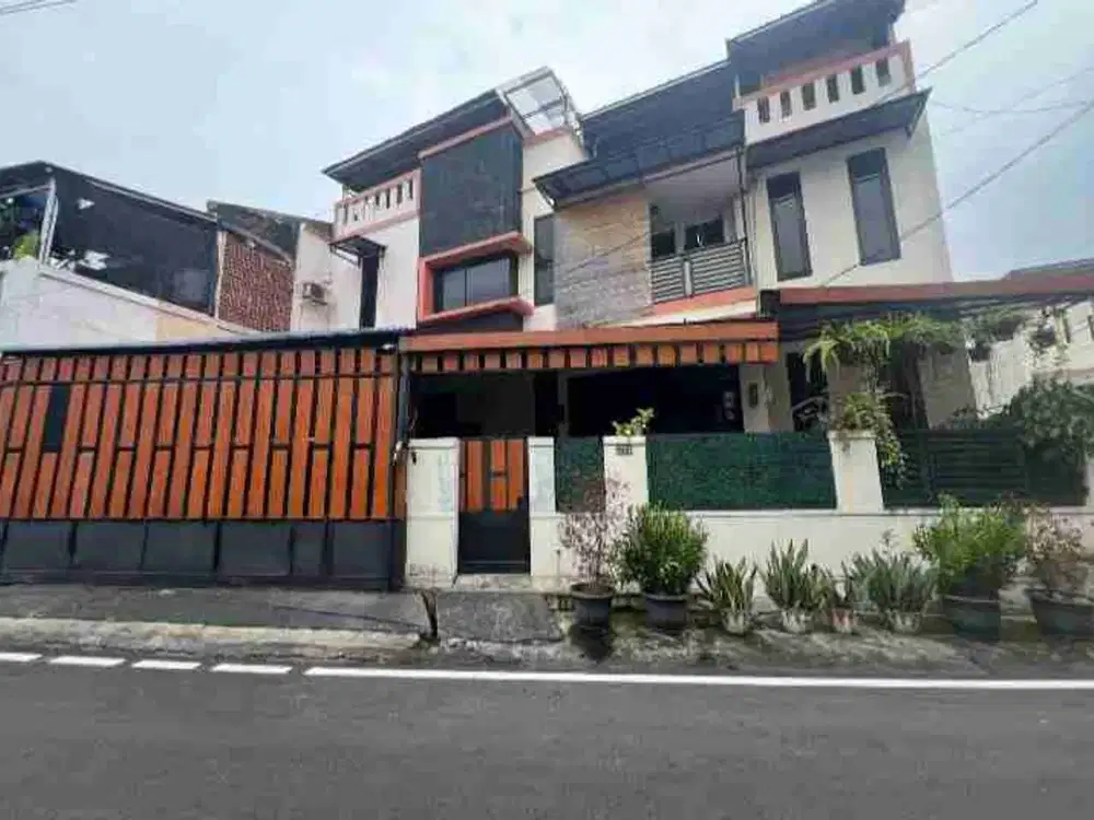 DiJual Rumah Luas Beserta Isinya di Pondok Kelapa