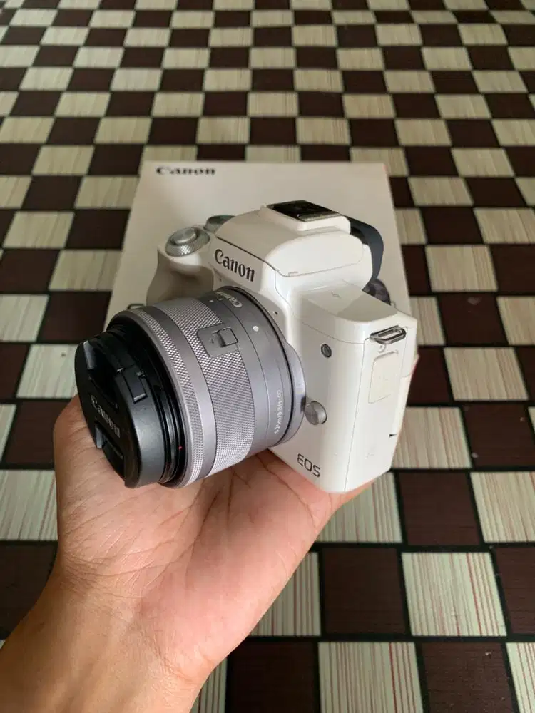 canon eos m50 mirrorless