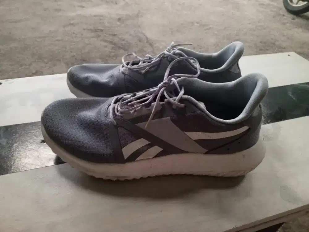 sepatu ORI size 44