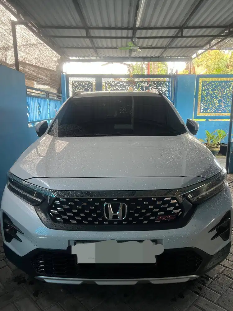 Dijual mobil HRV RS sensing warna putih th 2023