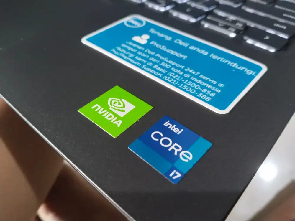 Dijual laptop dell latitude Intel core i7 gen 11 ram 8GB DDR4 SSD 512G