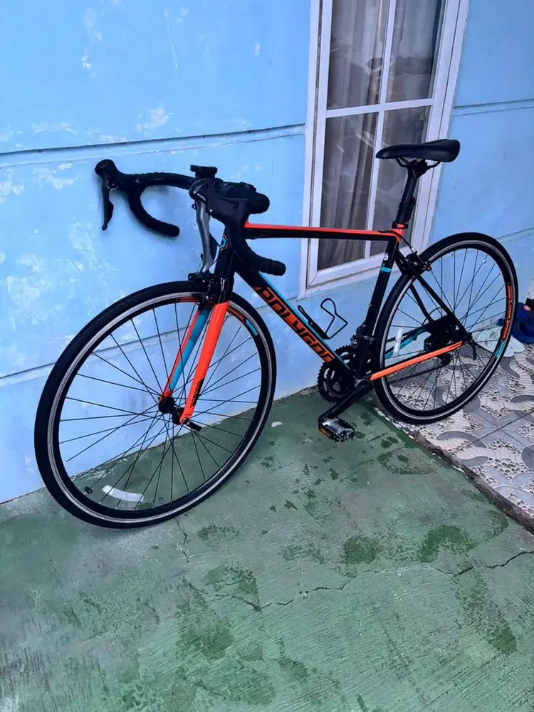Road Bike Polygon Strattos S2 Size M – Kondisi Sangat Terawat