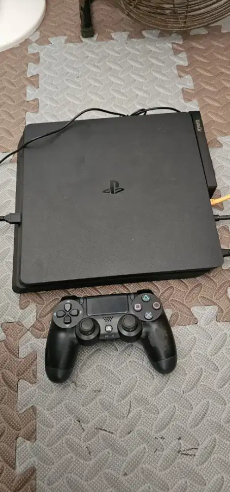 Ps 4 slim original