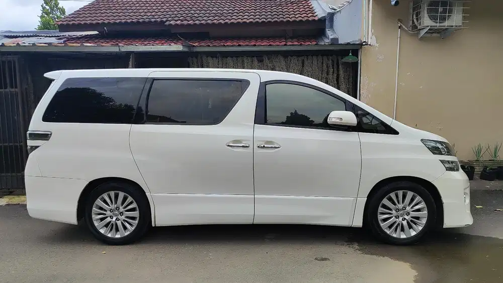 Toyota Vellfire 2013 Bensin