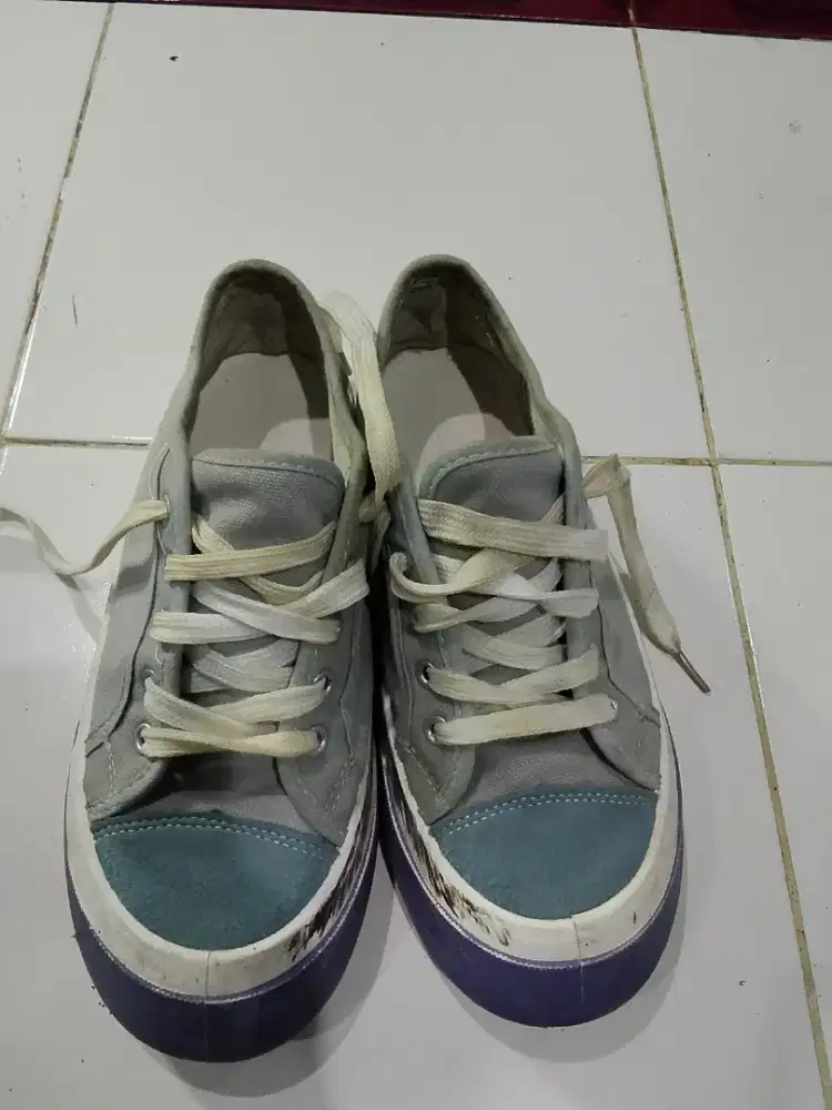 sepatu kanvas no brand