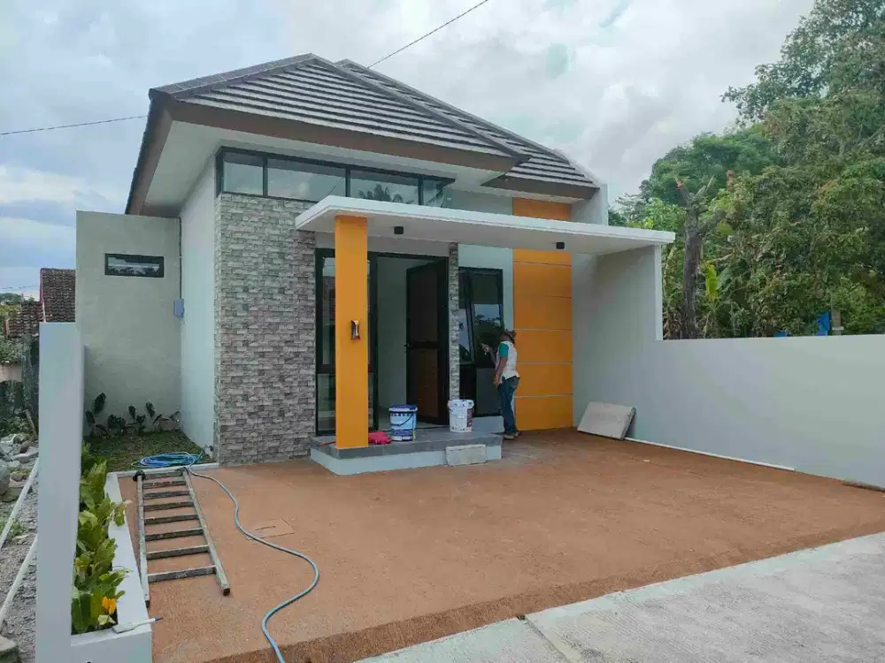 rumah mewah diutara uii jln kaliurang dekat kopi klotok pakem