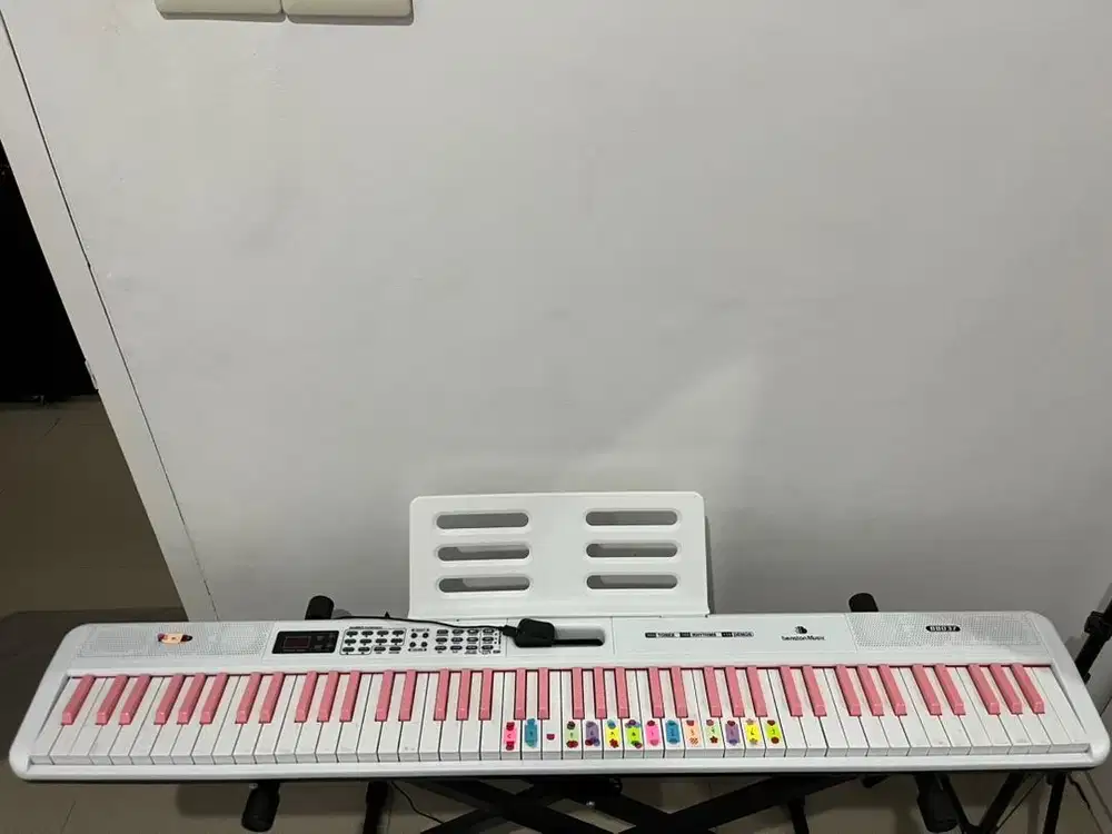 Piano Elektrik Warna Pink Putih Merk Benston 88 Tuts