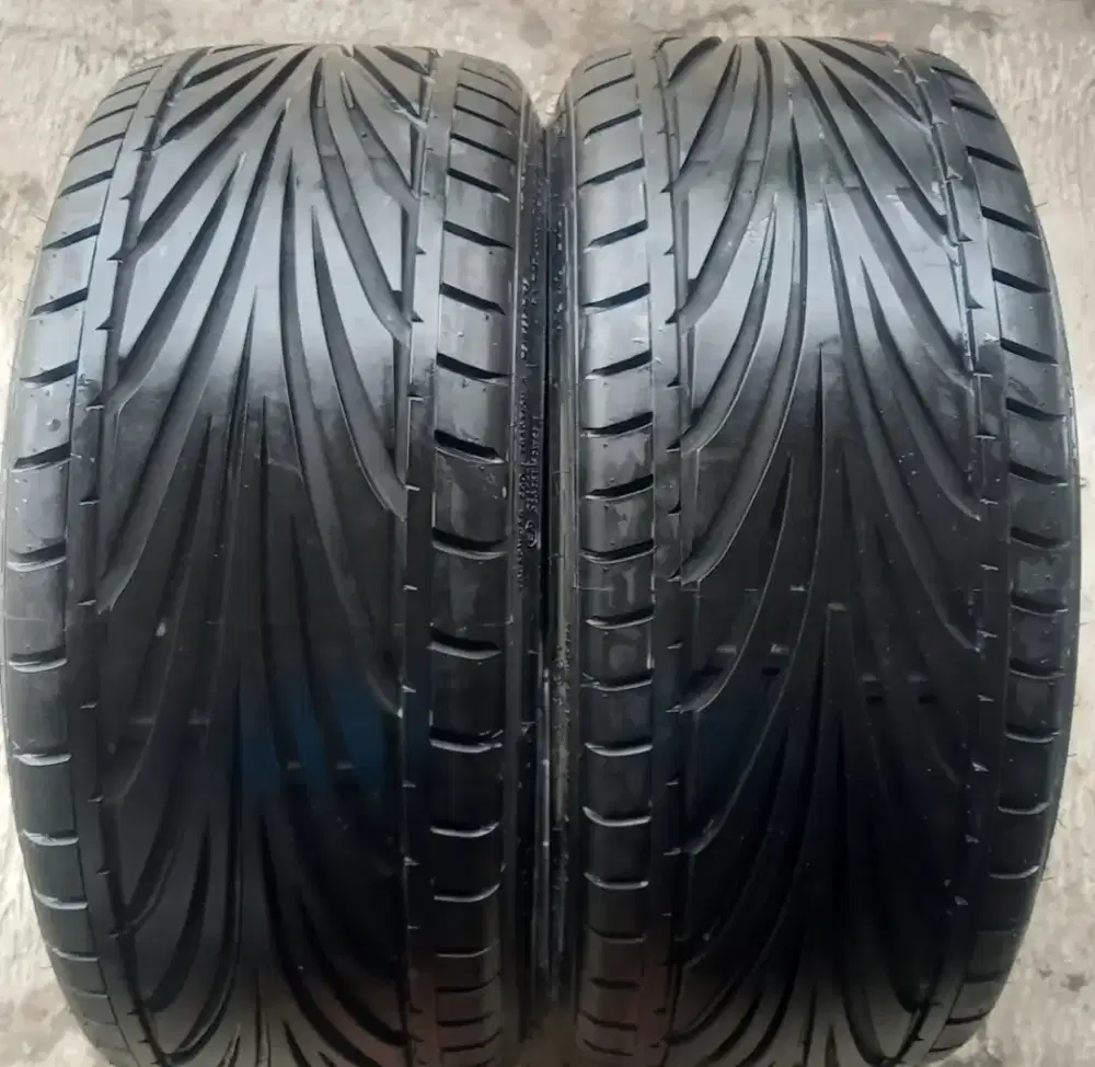 Ban toyo proxes ukuran 245/30/20