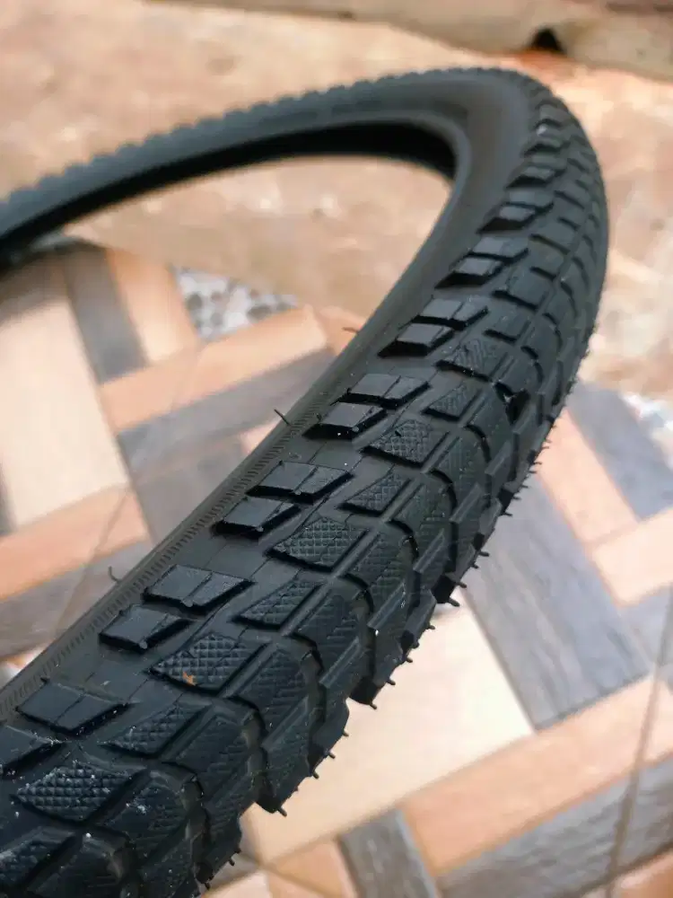 Ban sepeda 26x2.10 merk kenda