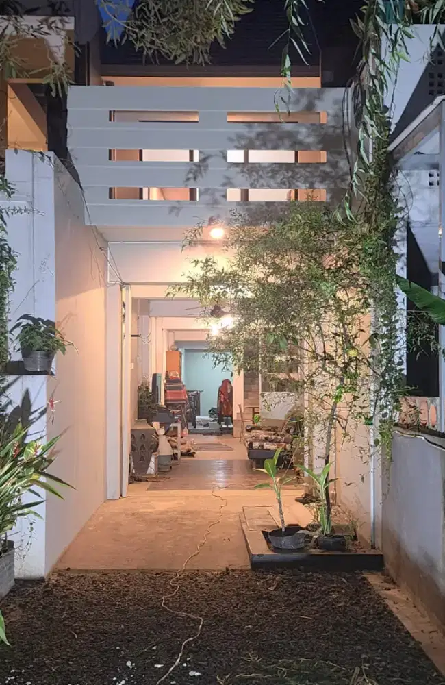 Area Cireundeu murah: Rumah 2 lantai , lingkungan baik