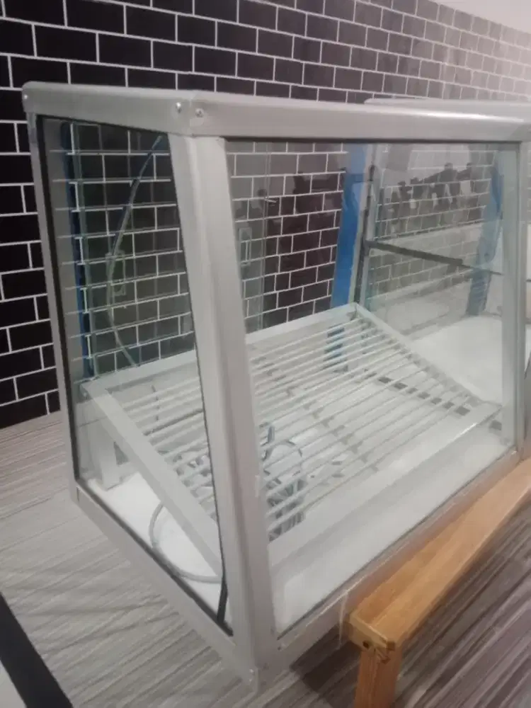 Paket Etalase Kaca (2 unit) Like New - Belum pernah digunakan -Murah