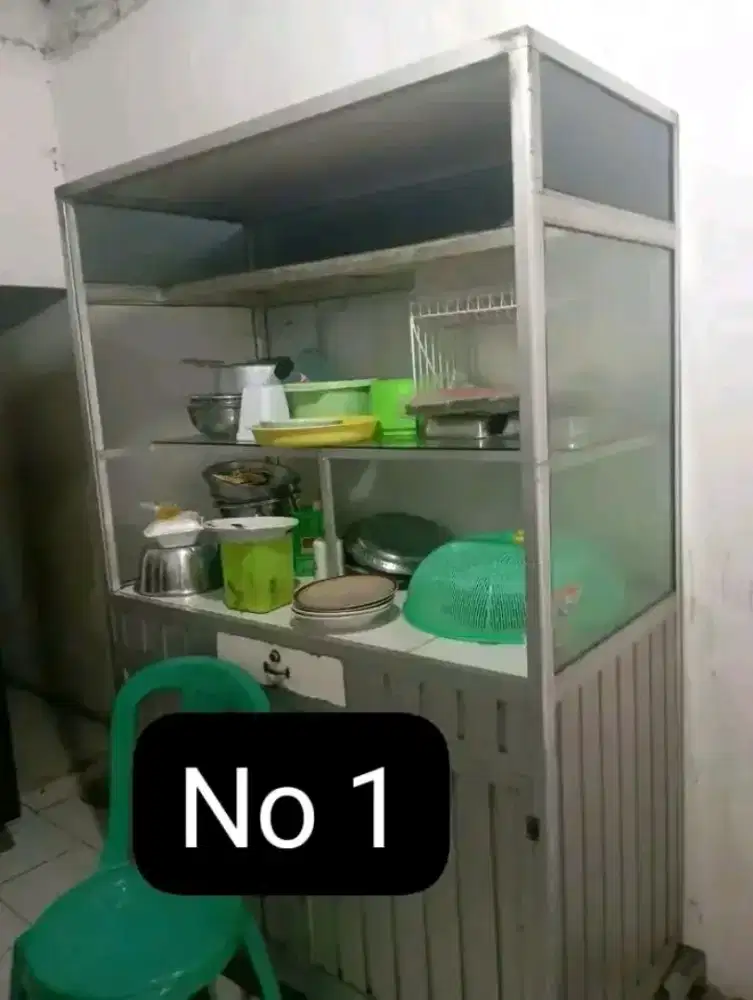 DIJUAL ETALASE DAN MESIN JAHIT