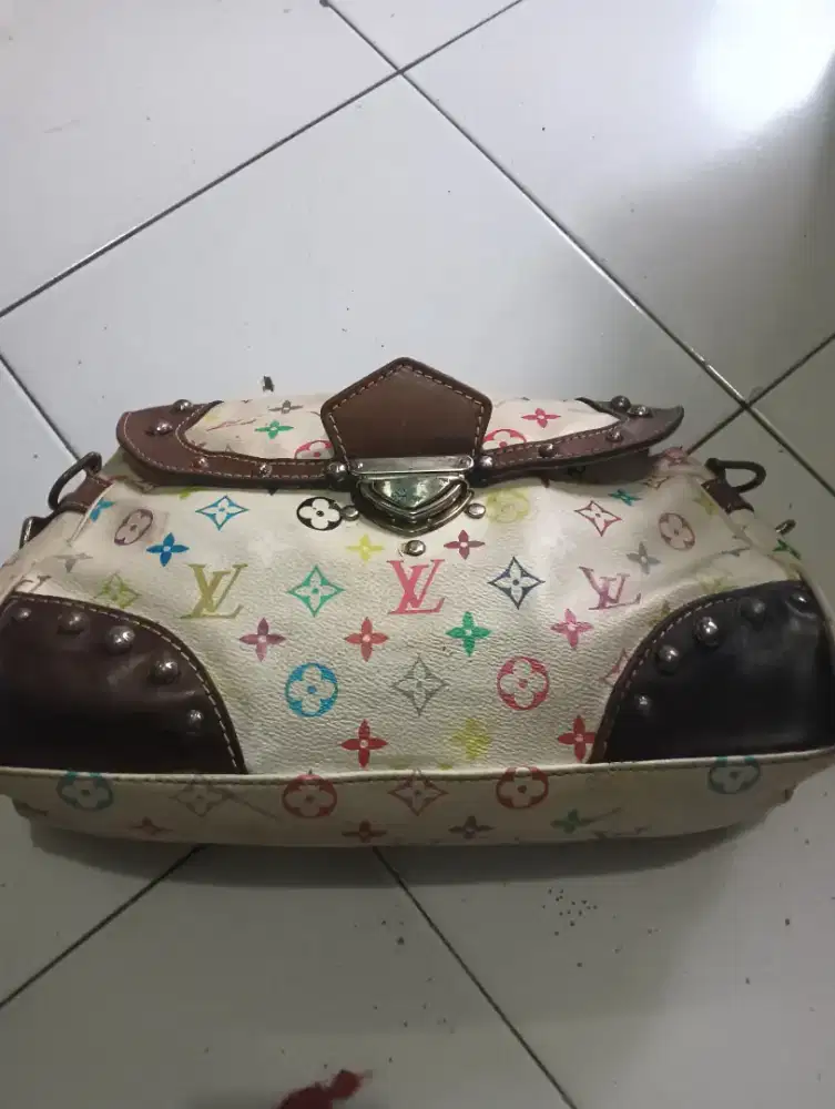 Di jual tas LV , kondisi like new, bahan kulit
