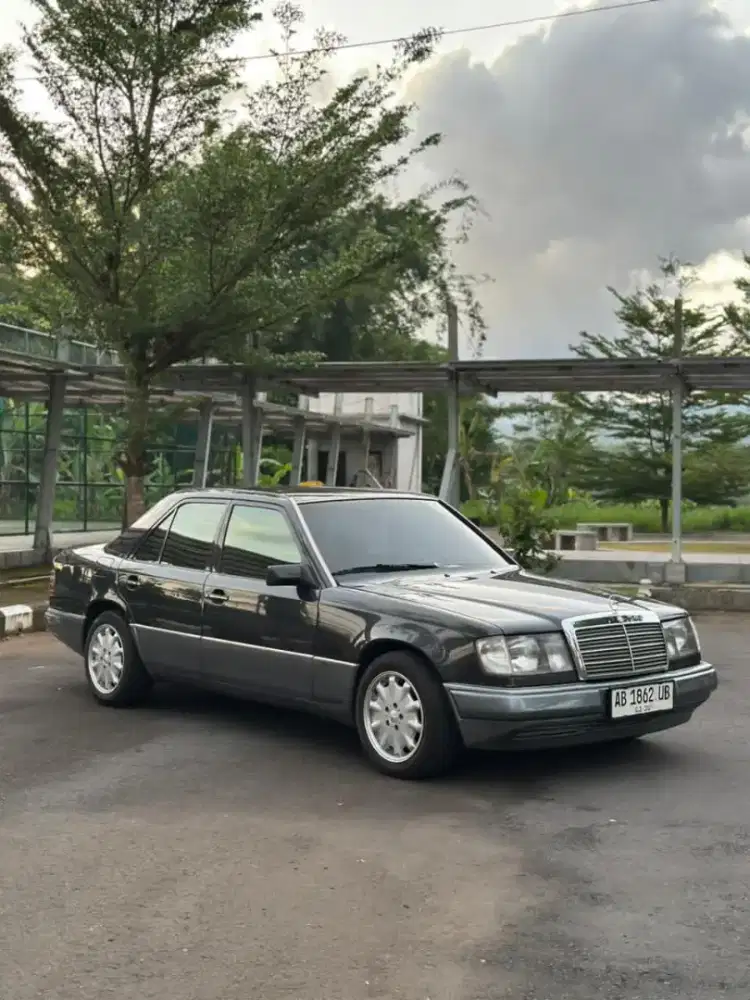 Mercedes Benz W124 230E Mercy Boxer