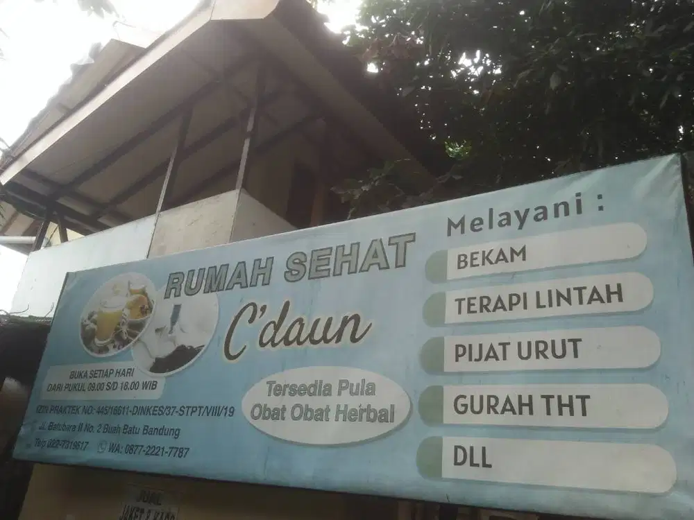 Jasa bekam dan pijat.