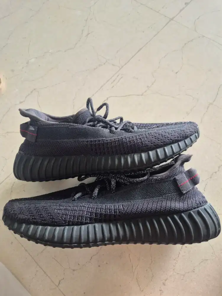 Adidas Yeezy Boost Black V2