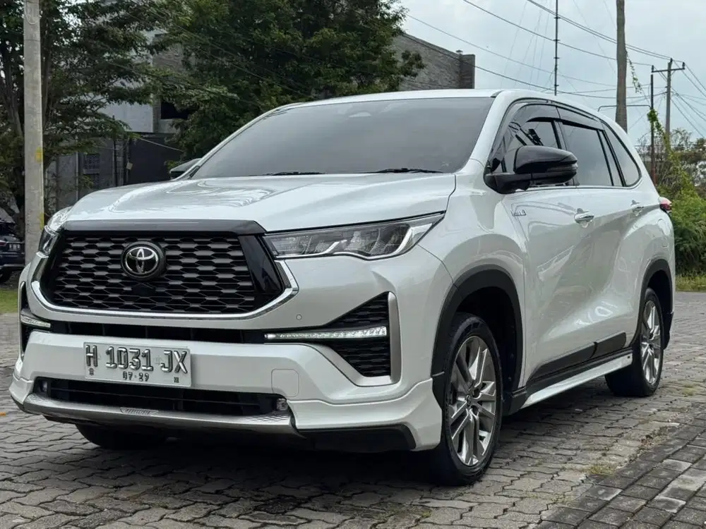 Toyota Zenix 2.0 Q Hybrid Modelista 2024 antik!