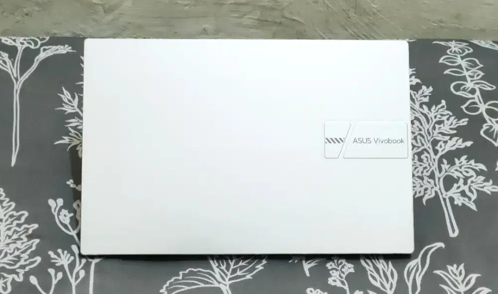 Asus Vivobook a1404va on garansi2027 likenew i3gen13/8/512 batre 5jam