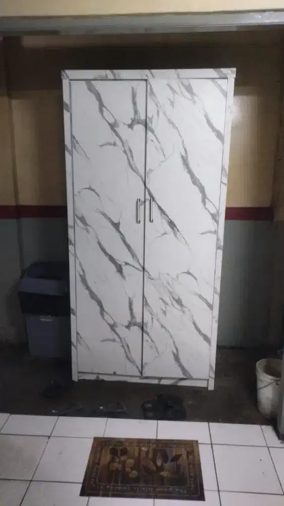 Lemari pakaian 2 pintu