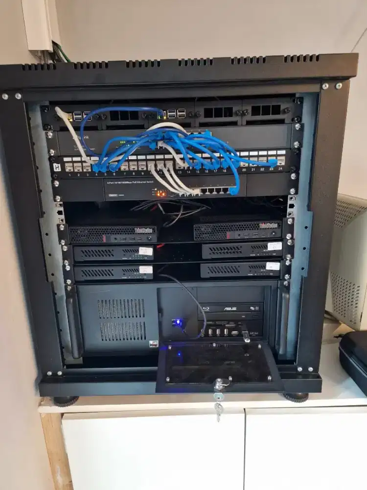 Alat Jaringan Kantor Industri