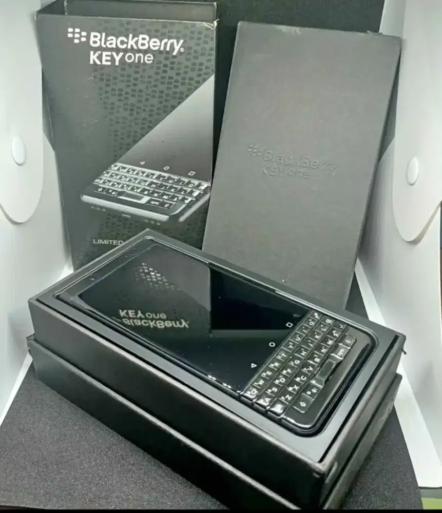 Blackberry Keyone