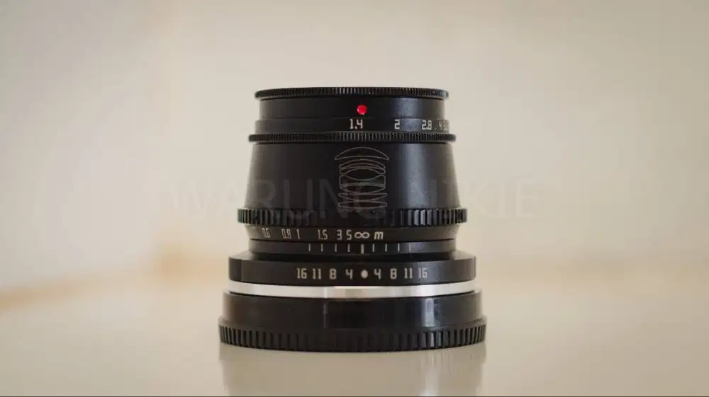 LENSA MANUAL TTARTISAN 35MM F1.4 BOKEH SUPER MULUS NO MINUS SONY E