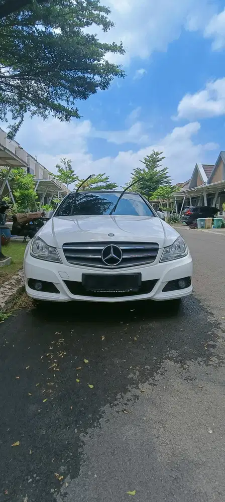 Mercedes-Benz C200 2011 Bensin