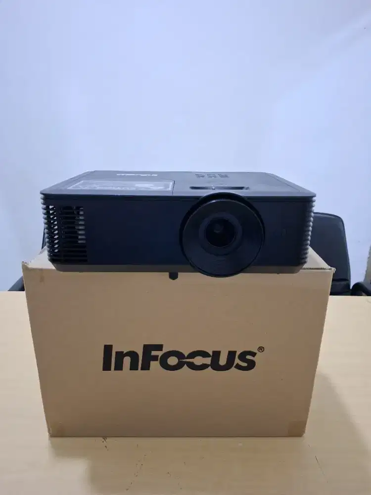 JUAL PROYEKTOR INFOCUS IN114AA – BARU, SEGEL PABRIK