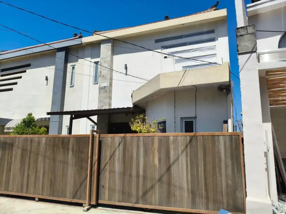 DIJUAL 1 BIDANG TANAH DENGAN TOTAL LUAS 200 M2 BERIKUT BANGUNAN - BADUNG