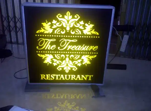 Reklame Advertising Neon Box Papan Nama Huruf Timbul Standing Banner