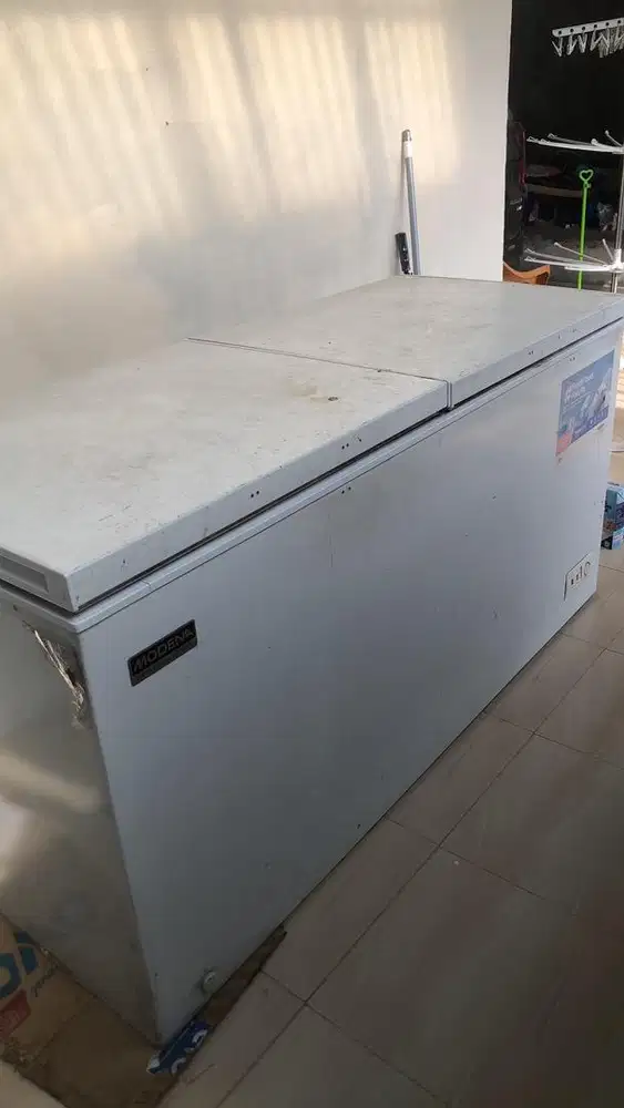 Dijual Freezer  pembuat es / es batu ukuran besar