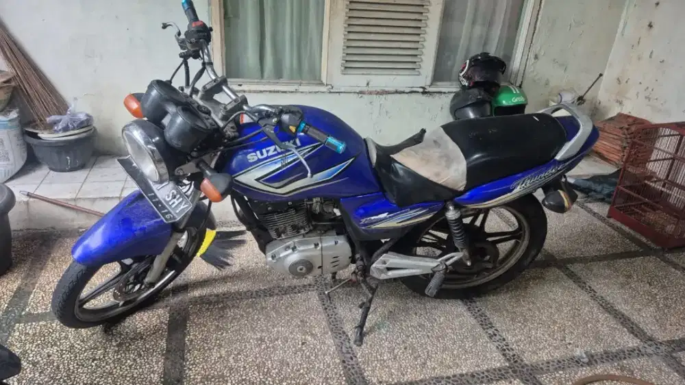 Suzuki Thunder biru