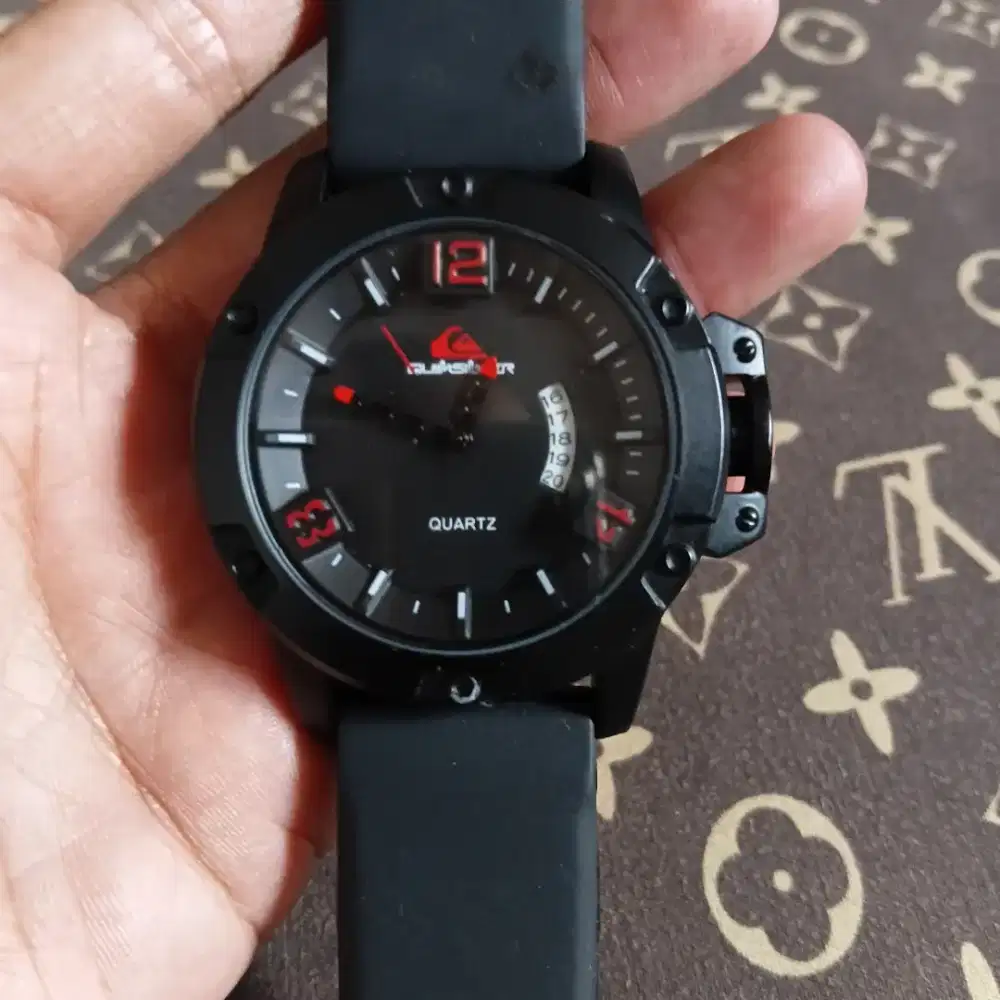 Jam tangan Quicksilver