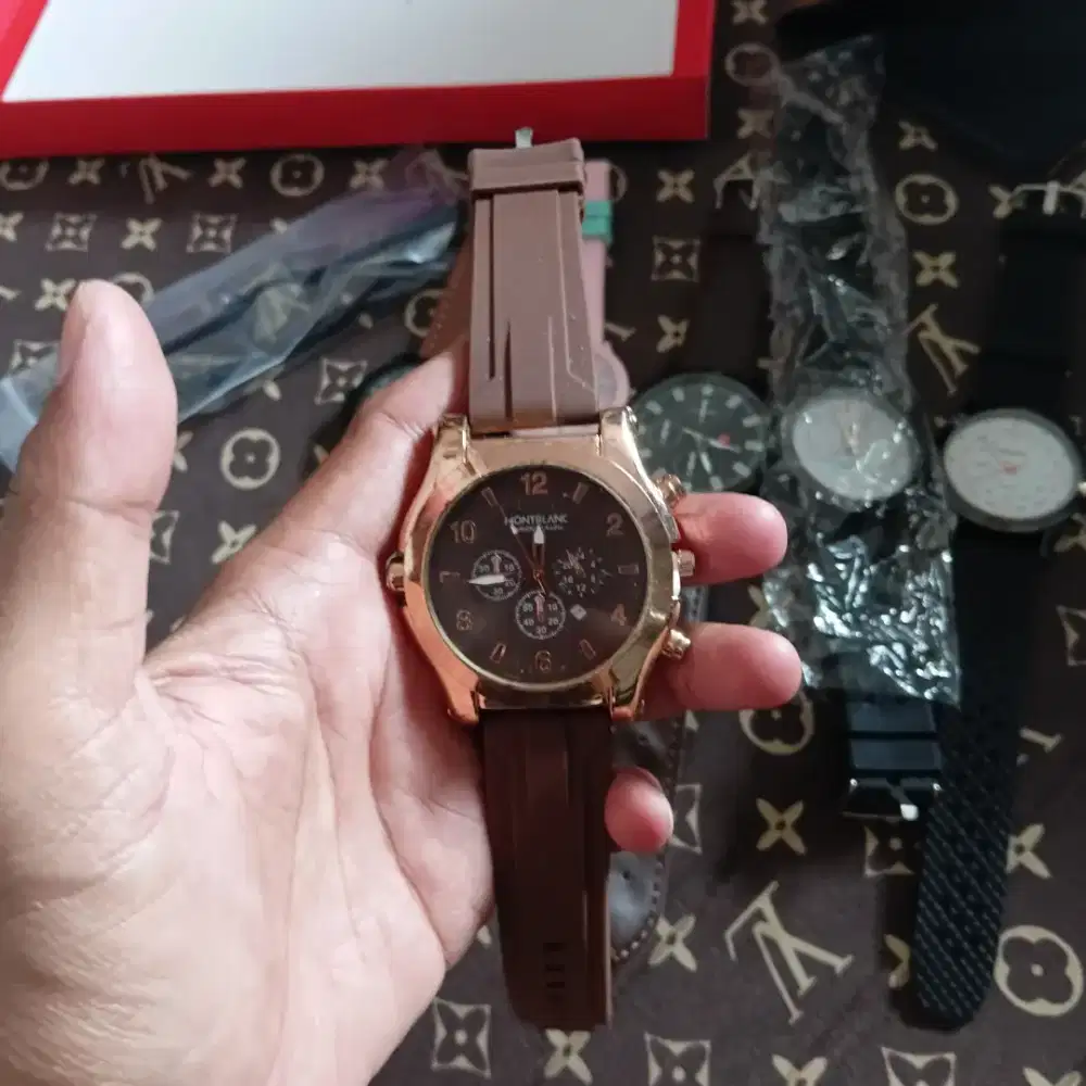 Jam tangan Montblanc