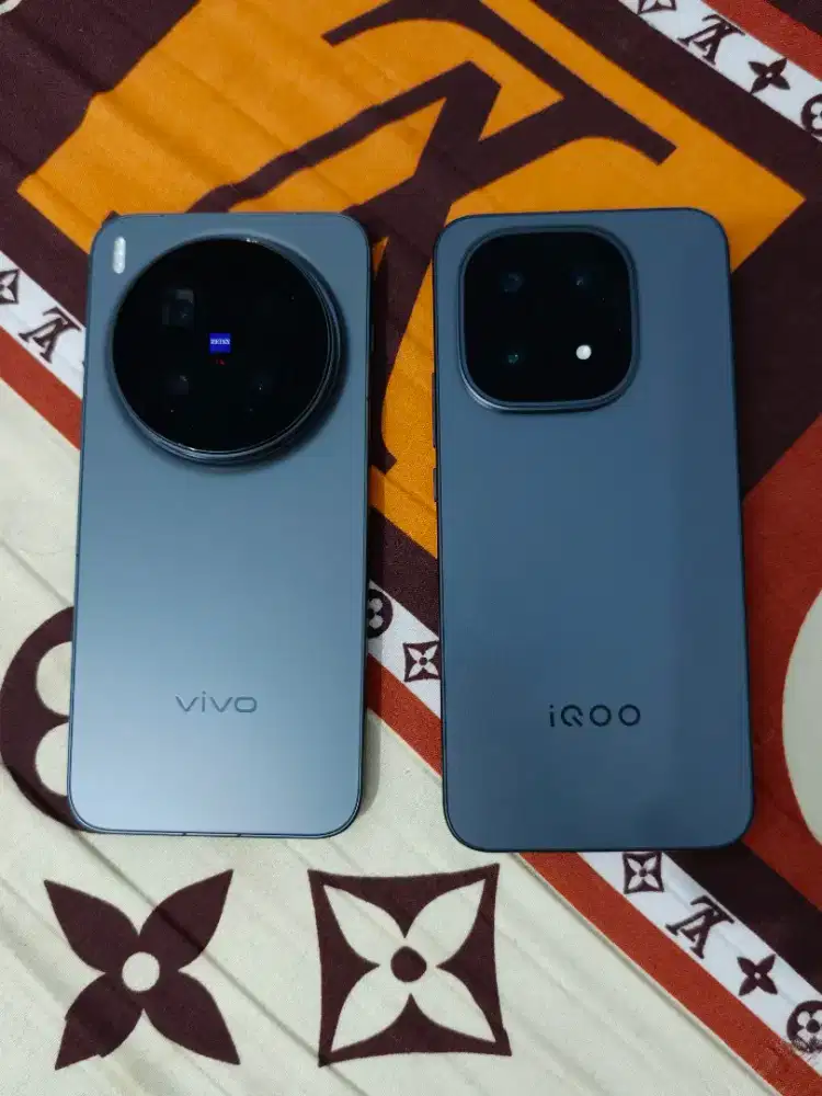 VIVO X300 PRO 16GB / 512GB Fullset 
Like new