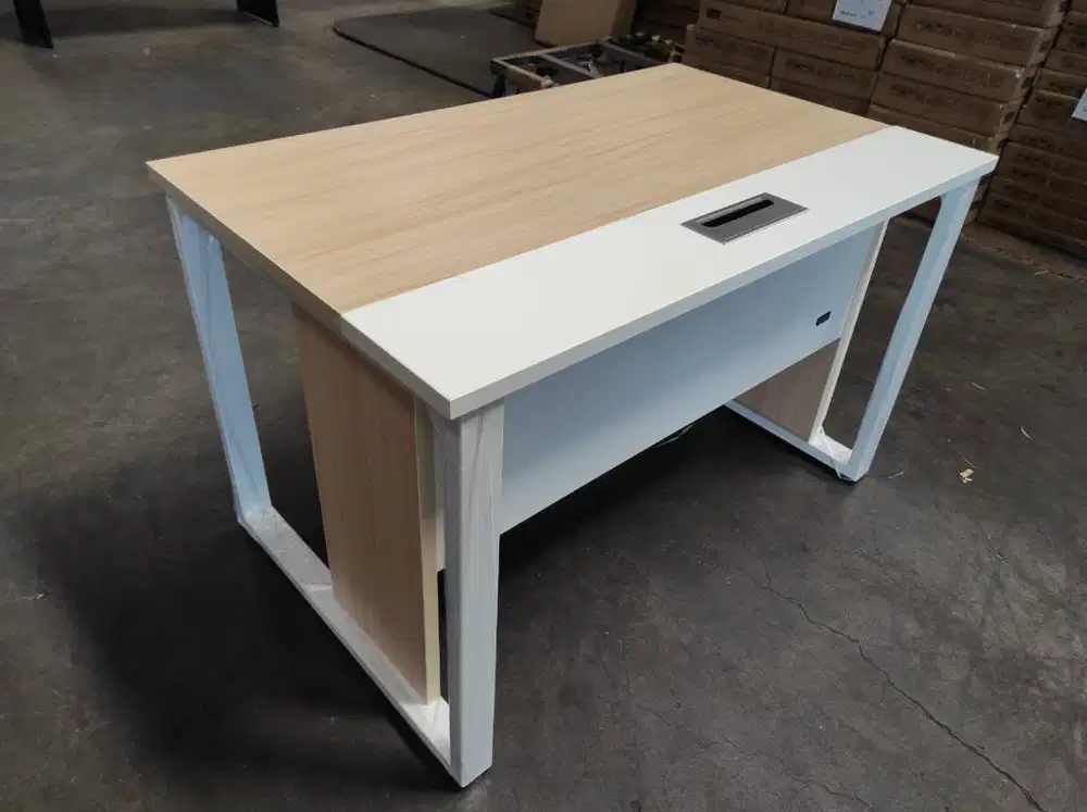 Meja Kerja Meja Kantor Uk.120x60x75  Kaki Besi Hollow Warna Maple