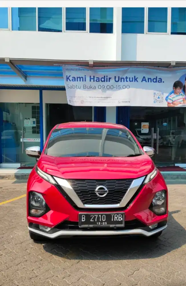Mobil New Nissan Livina kondisi bagus